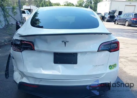 2024 Tesla Model Y Long Range Dual Motor All-Wheel Drive из США, поврежденный, VIN 7SAYGDEE8RA239384